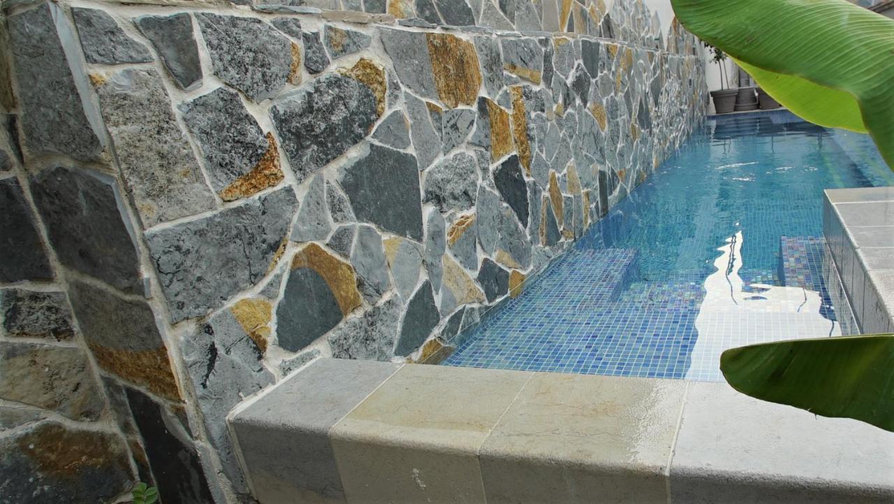 Penthouse Stoliv New Spa-Pool Villa Is Located 5M From The Sea, Exclusive Terrace,Private Jetty Wih Sunbeds, Pebble Beach, Secluded Location Total Area 375M2 At Your Disposal Kotor Eksteriør bilde