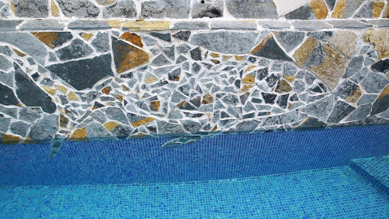 Penthouse Stoliv New Spa-Pool Villa Is Located 5M From The Sea, Exclusive Terrace,Private Jetty Wih Sunbeds, Pebble Beach, Secluded Location Total Area 375M2 At Your Disposal Kotor Eksteriør bilde