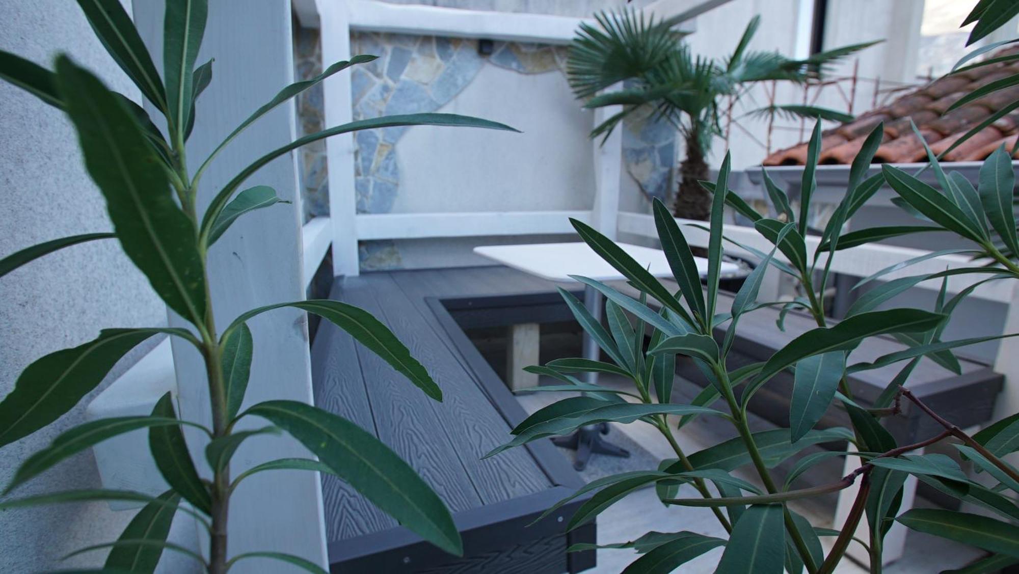 Penthouse Stoliv New Spa-Pool Villa Is Located 5M From The Sea, Exclusive Terrace,Private Jetty Wih Sunbeds, Pebble Beach, Secluded Location Total Area 375M2 At Your Disposal Kotor Eksteriør bilde