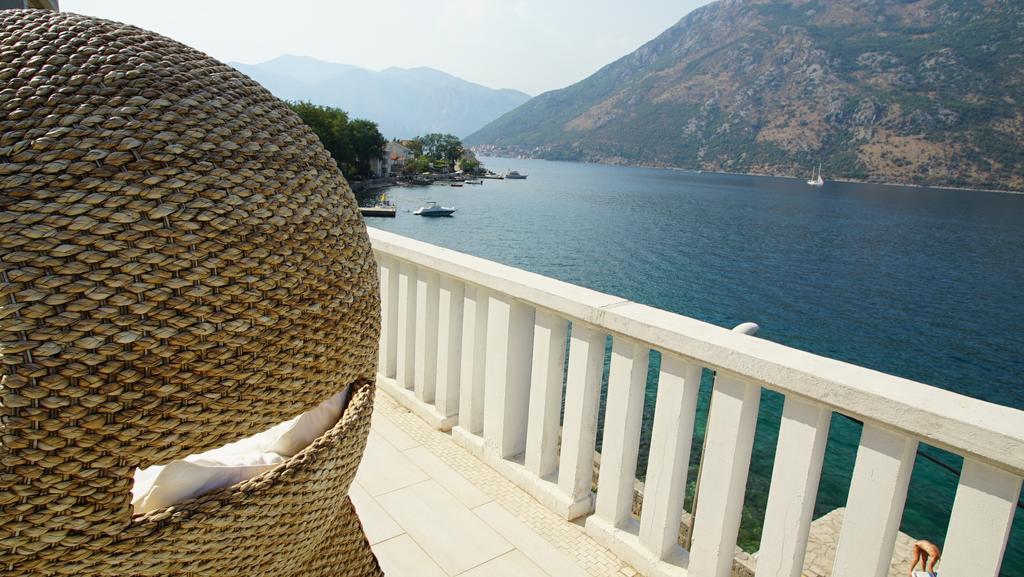 Penthouse Stoliv New Spa-Pool Villa Is Located 5M From The Sea, Exclusive Terrace,Private Jetty Wih Sunbeds, Pebble Beach, Secluded Location Total Area 375M2 At Your Disposal Kotor Eksteriør bilde