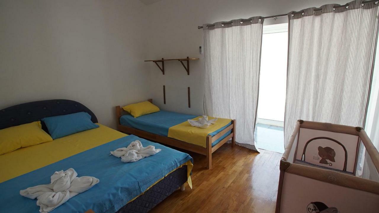 Penthouse Stoliv New Spa-Pool Villa Is Located 5M From The Sea, Exclusive Terrace,Private Jetty Wih Sunbeds, Pebble Beach, Secluded Location Total Area 375M2 At Your Disposal Kotor Eksteriør bilde