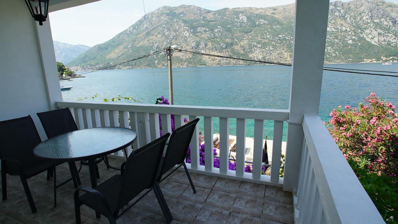 Penthouse Stoliv New Spa-Pool Villa Is Located 5M From The Sea, Exclusive Terrace,Private Jetty Wih Sunbeds, Pebble Beach, Secluded Location Total Area 375M2 At Your Disposal Kotor Eksteriør bilde
