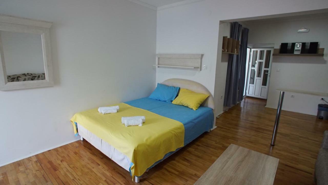 Penthouse Stoliv New Spa-Pool Villa Is Located 5M From The Sea, Exclusive Terrace,Private Jetty Wih Sunbeds, Pebble Beach, Secluded Location Total Area 375M2 At Your Disposal Kotor Eksteriør bilde