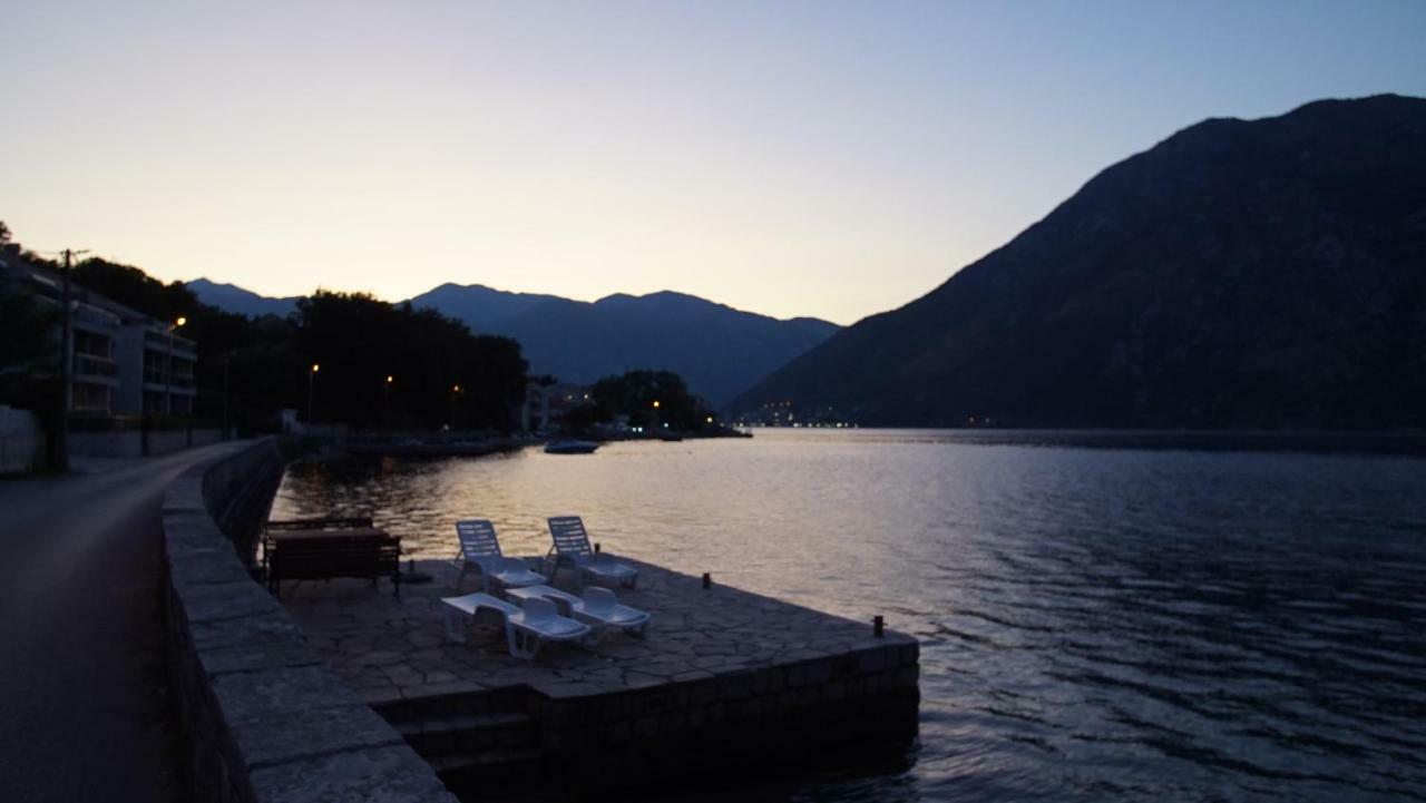 Penthouse Stoliv New Spa-Pool Villa Is Located 5M From The Sea, Exclusive Terrace,Private Jetty Wih Sunbeds, Pebble Beach, Secluded Location Total Area 375M2 At Your Disposal Kotor Eksteriør bilde